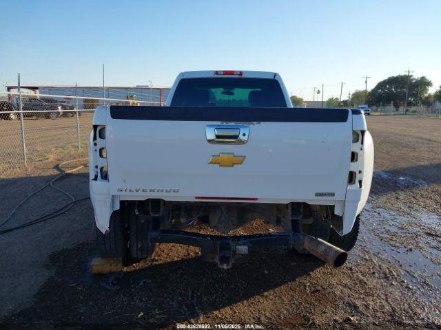 Chevrolet Silverado 3500 Work Truck Image 14