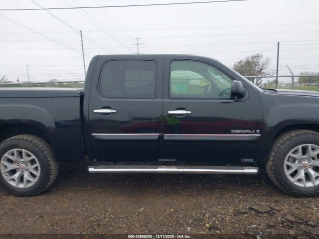 GMC Sierra 1500 Denali Image 12