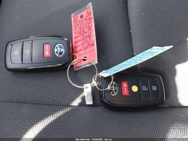 Toyota Corolla Le Image 4