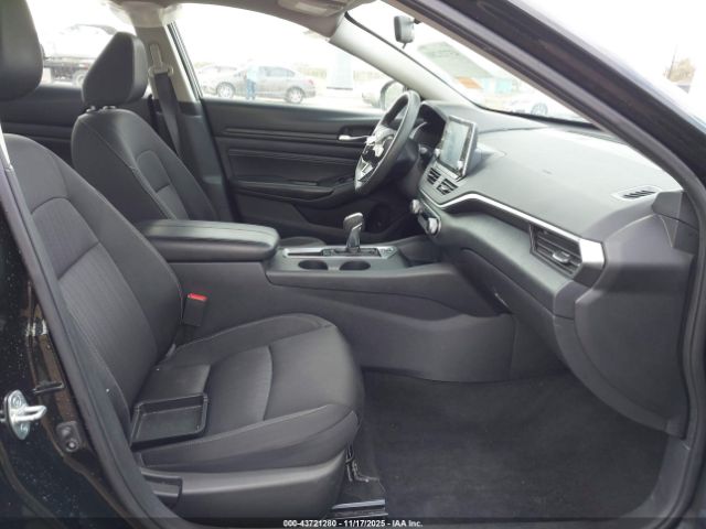 Nissan Altima 2.5 S Image 6