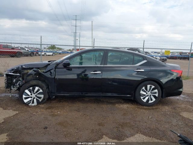 Nissan Altima 2.5 S Image 14