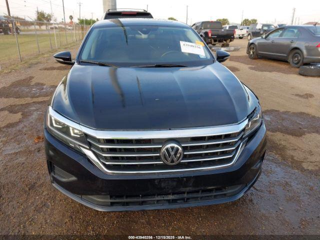 Volkswagen Passat 2.0t Se Image 11