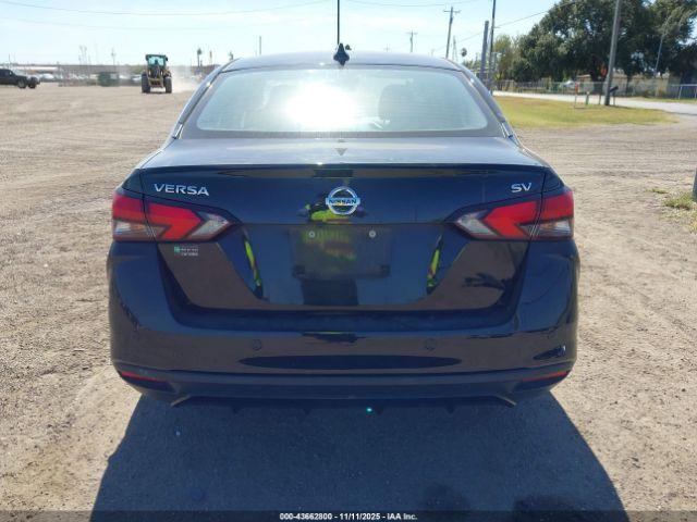 Nissan Versa 1.6 Sv Xtronic Cvt Image 17