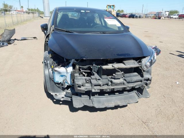 Nissan Versa 1.6 Sv Xtronic Cvt Image 15