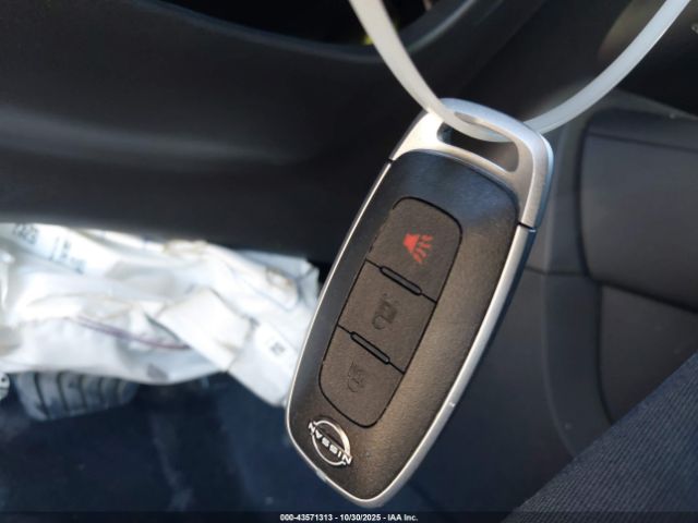 Nissan Kicks Sv Fwd Image 15