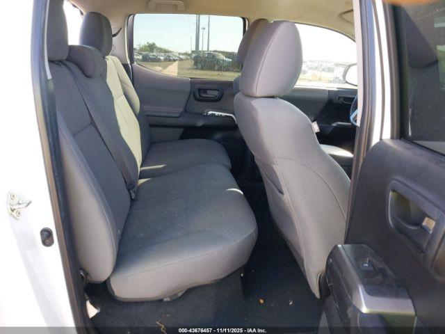 Toyota Tacoma Sr5 V6 Image 17