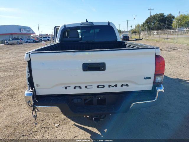 Toyota Tacoma Sr5 V6 Image 15