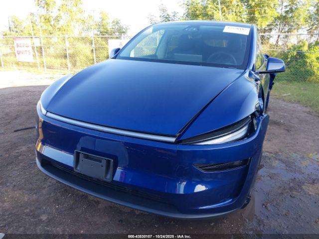 Tesla Model Y Image 17