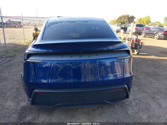 Tesla Model Y Image 19