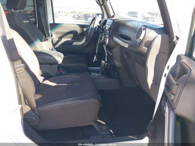 Jeep Wrangler Sahara Image 7