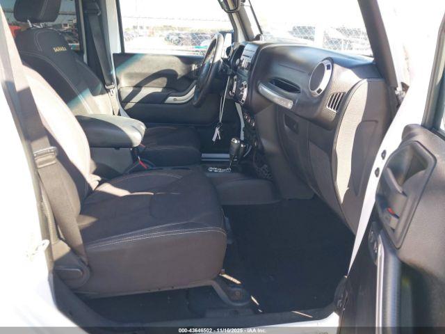 Jeep Wrangler Sahara Image 7