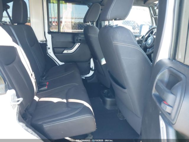 Jeep Wrangler Sahara Image 9