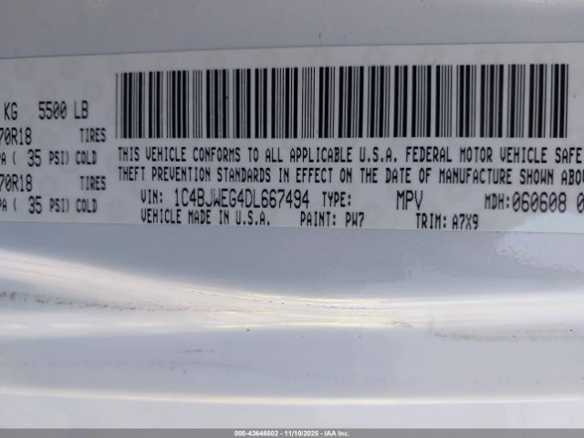 Jeep Wrangler Sahara Image 17