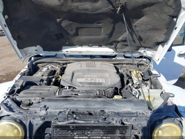 Jeep Wrangler Sahara Image 11