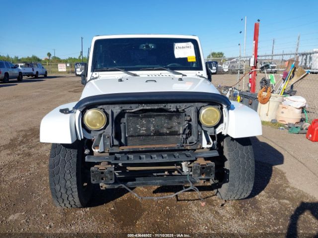Jeep Wrangler Sahara Image 15