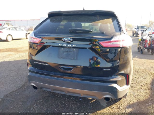 Ford Edge Titanium Image 2