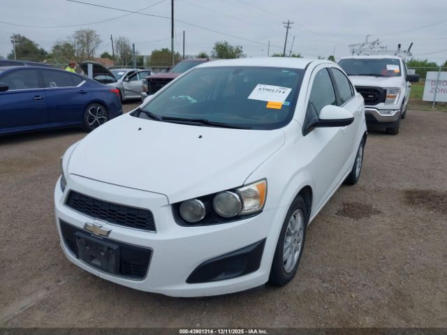 Chevrolet Sonic Lt Auto Image 9
