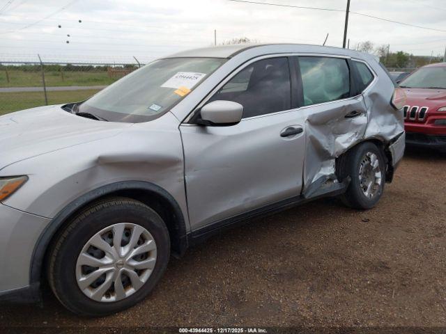 Nissan Rogue S Image 9