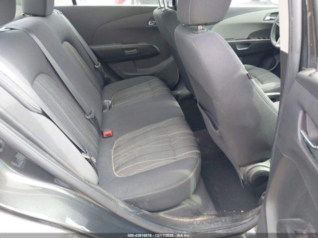 Chevrolet Sonic Lt Auto Image 5