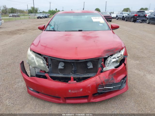 Toyota Camry Se Image 8