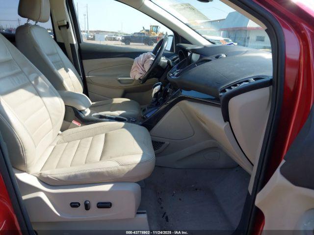 Ford Escape Titanium Image 11