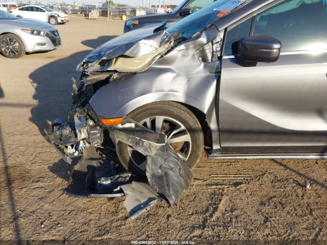 Honda Odyssey Touring Image 4