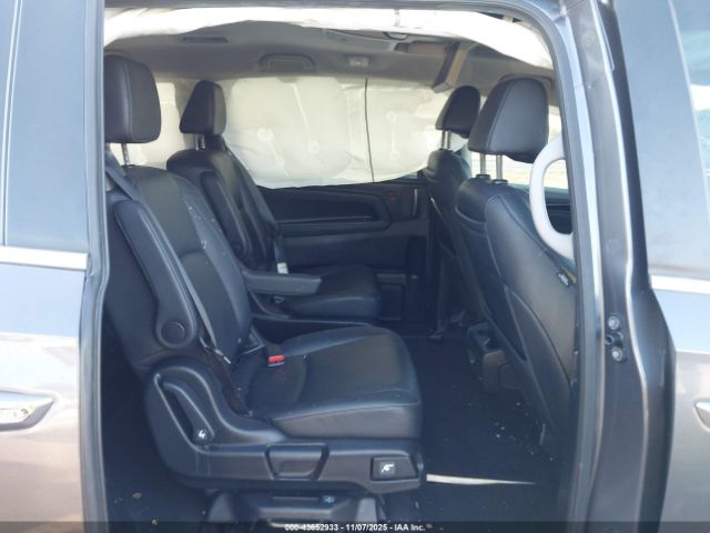 Honda Odyssey Touring Image 17