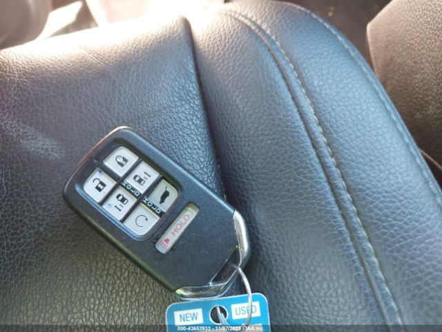 Honda Odyssey Touring Image 6