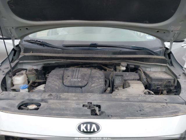 Kia Sedona Lx Image 8