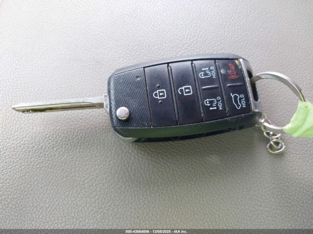 Kia Sedona Lx Image 9