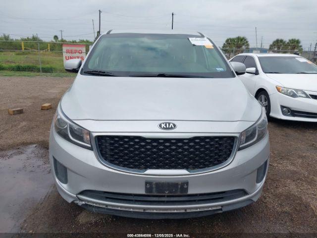 Kia Sedona Lx Image 12