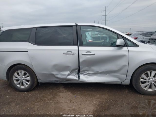 Kia Sedona Lx Image 10