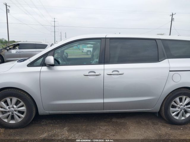 Kia Sedona Lx Image 14