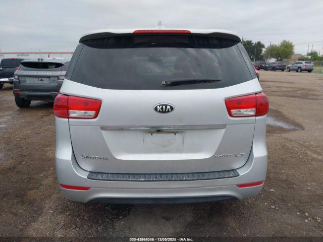Kia Sedona Lx Image 16
