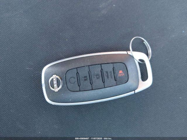 Nissan Versa 1.6 Sr Image 6