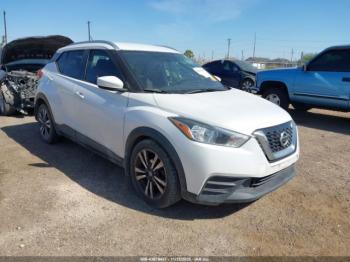  Salvage Nissan Kicks