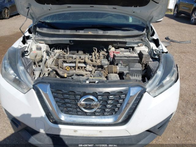 Nissan Kicks Sv Image 17