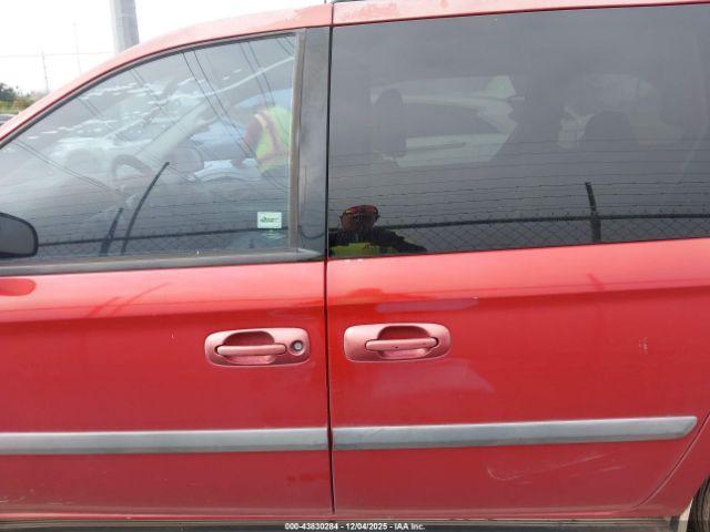 Dodge Caravan Sxt Image 4